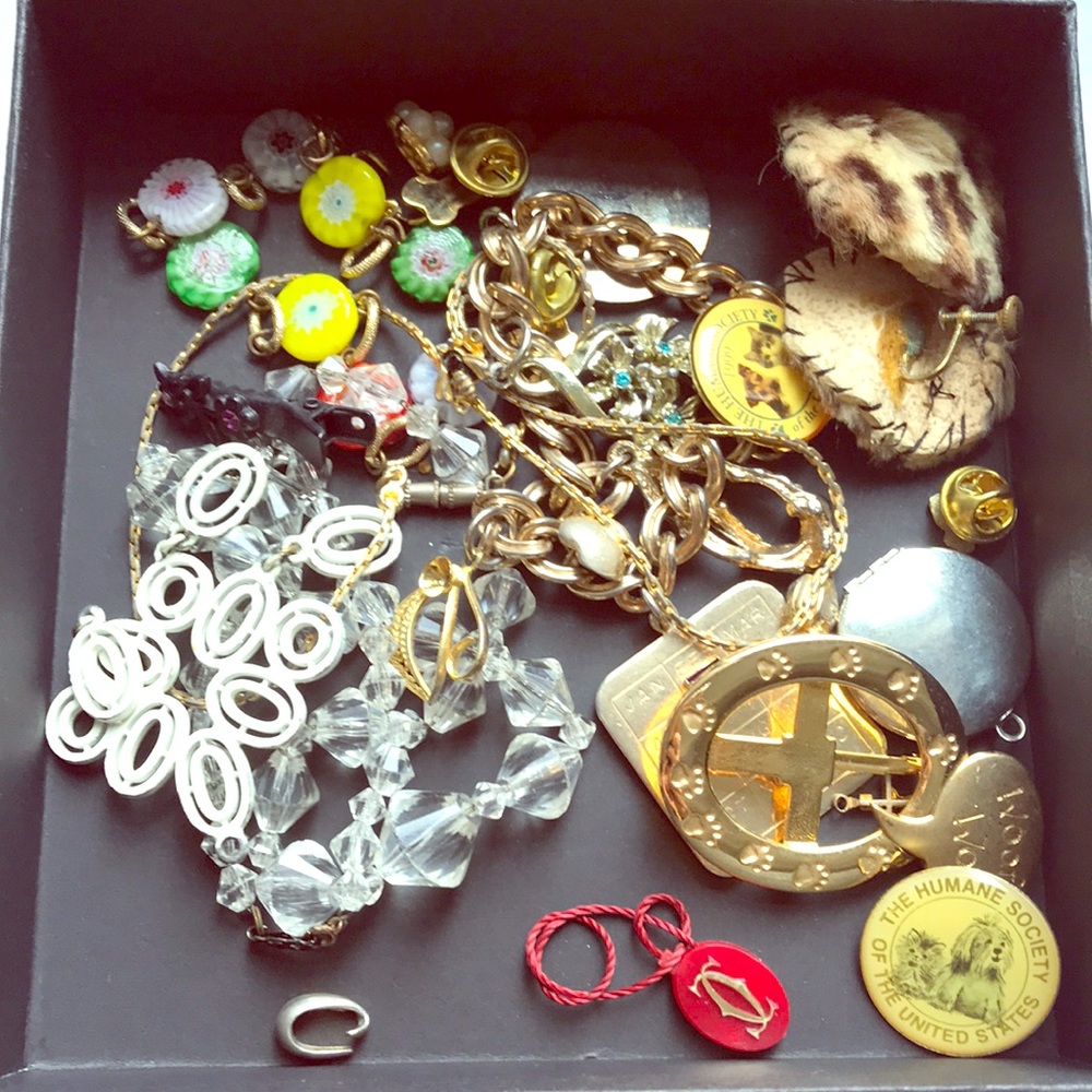 Mixed bunch of pieces of Jewelry